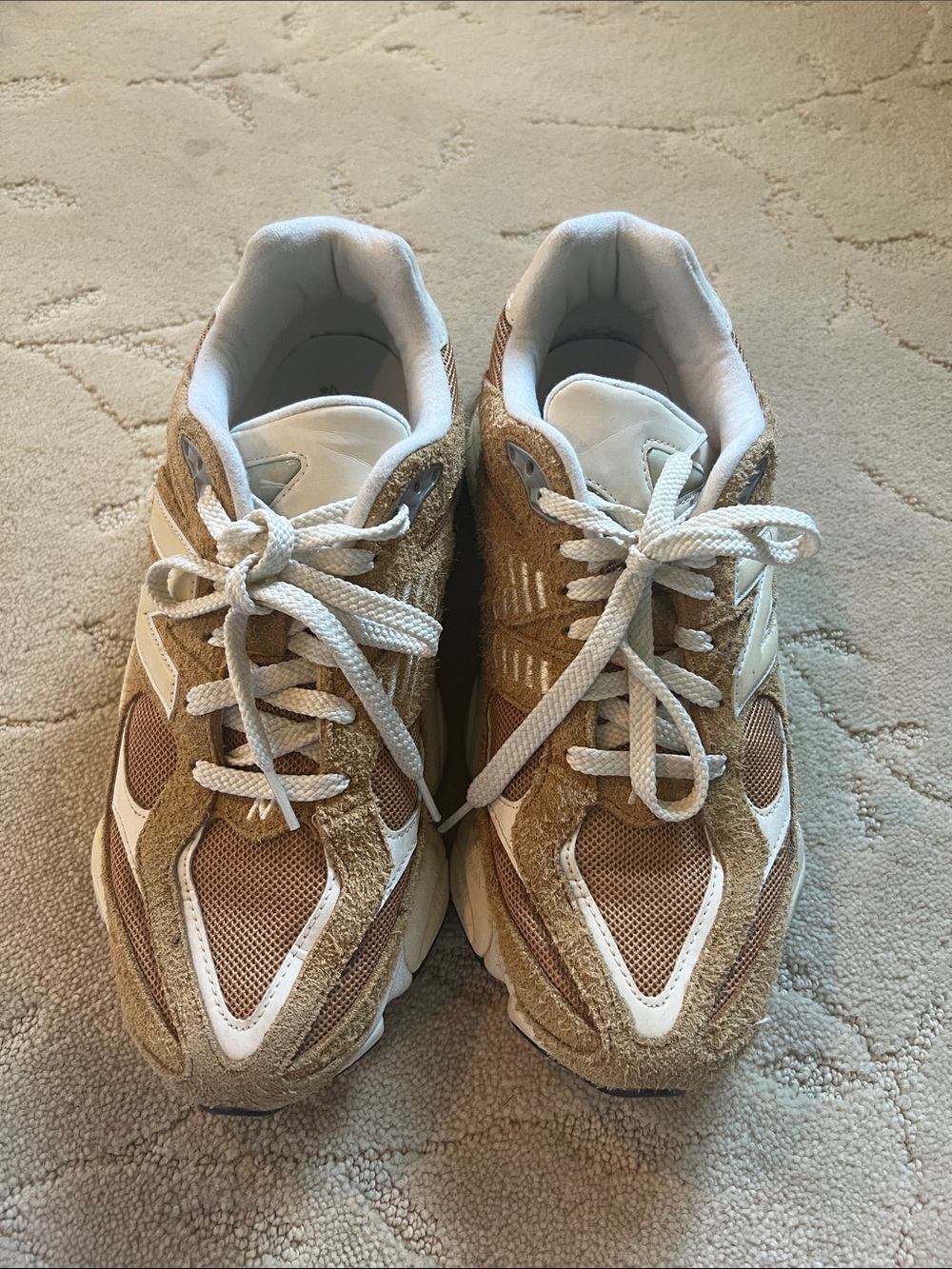 New Balance 9060 Size: M9 / W10.5 - D Color: Great Plains with Calcium and Linen